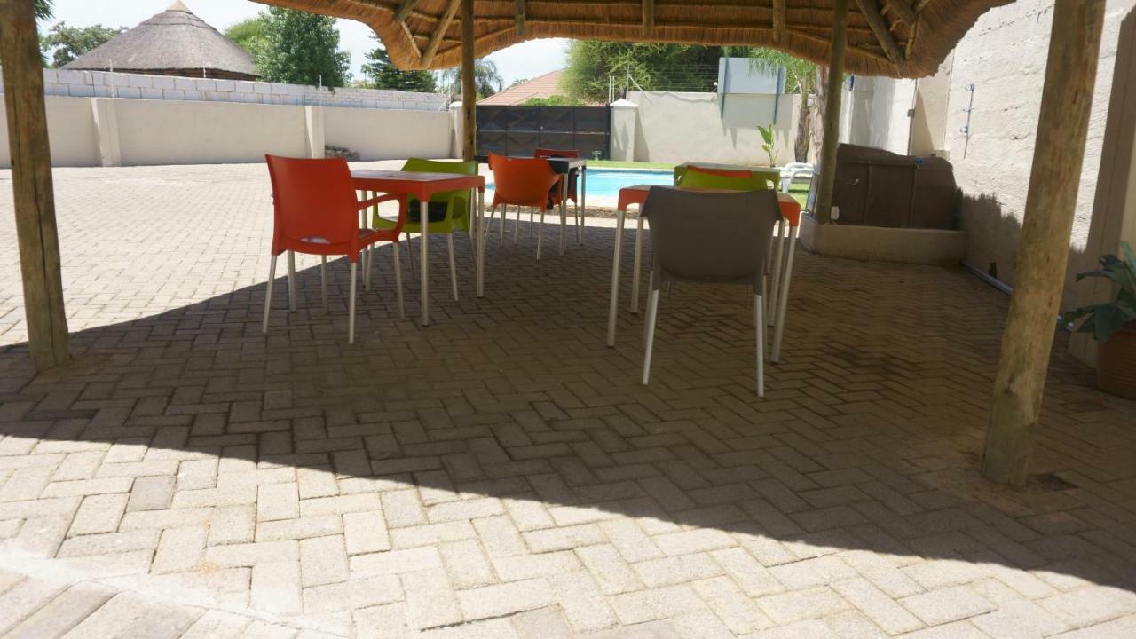 Bridgeville Guest House Габороне Екстериор снимка