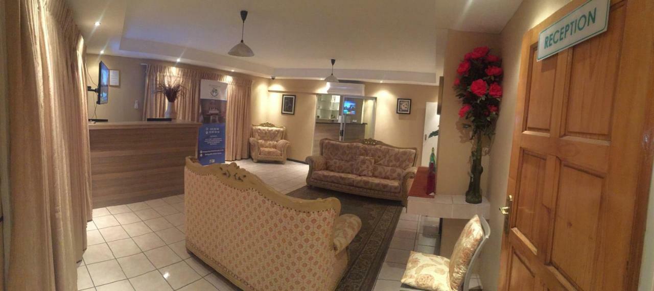 Bridgeville Guest House Габороне Екстериор снимка