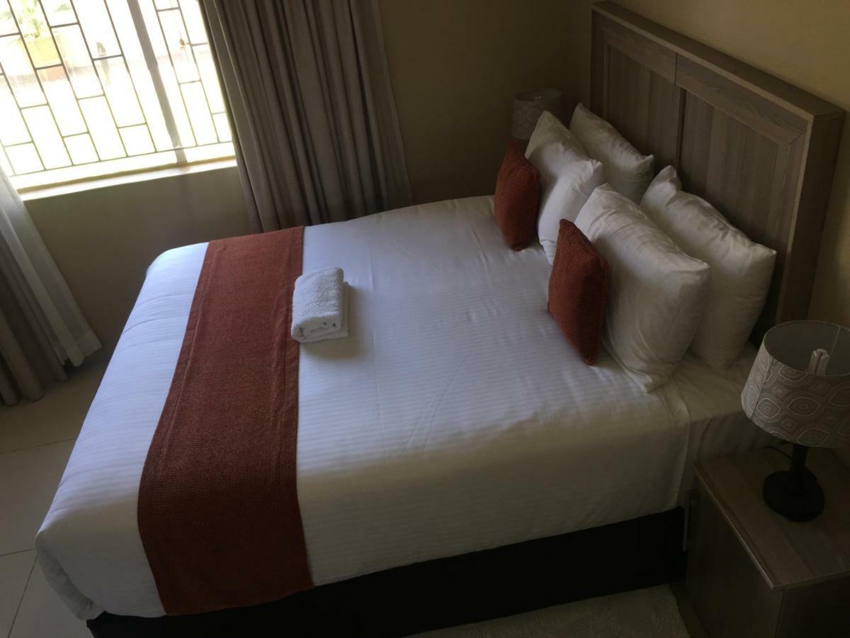 Bridgeville Guest House Габороне Екстериор снимка