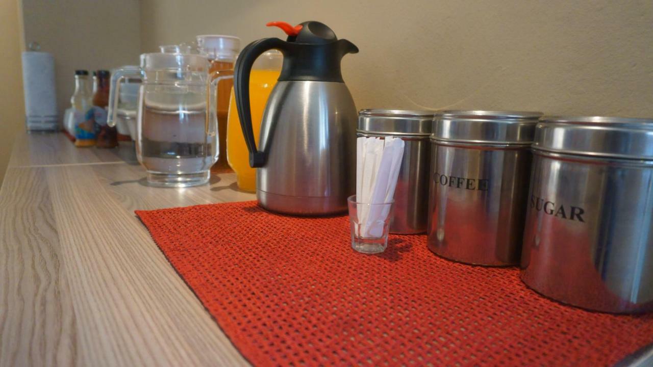 Bridgeville Guest House Габороне Екстериор снимка