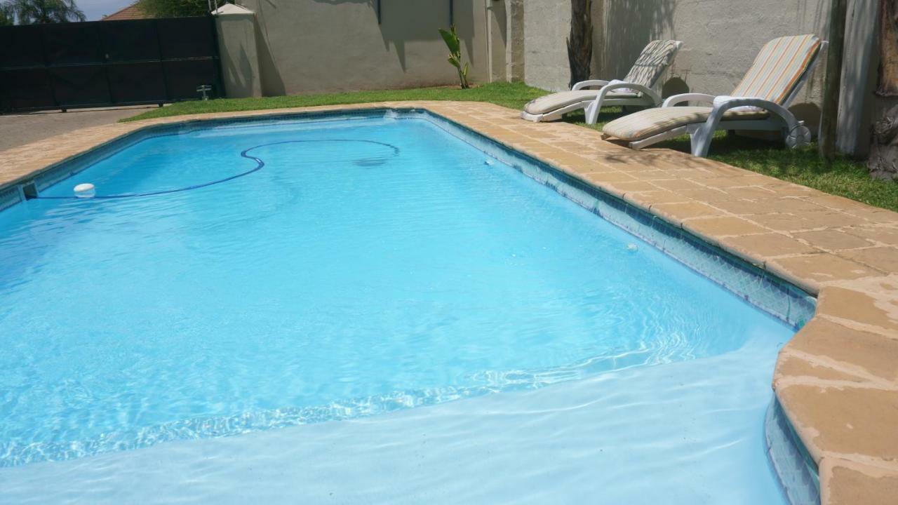 Bridgeville Guest House Габороне Екстериор снимка